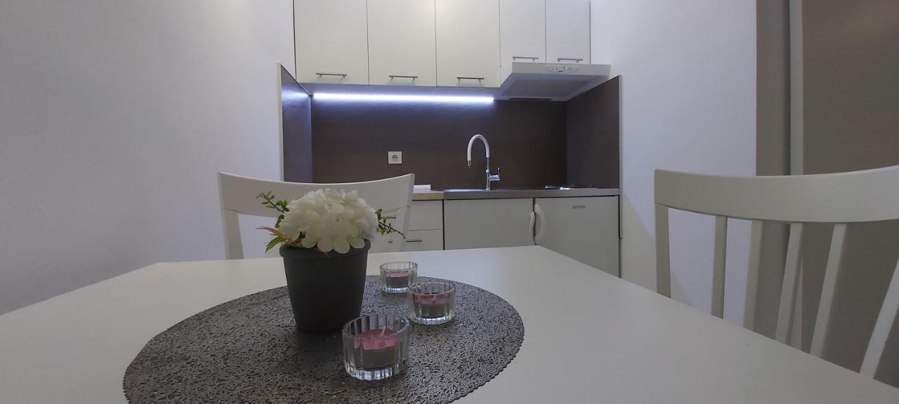 Studio Apartments Igor Vrsar Eksteriør billede